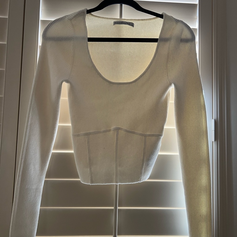 Abercrombie & Fitch white scoop neck sweater - Picture 3 of 6